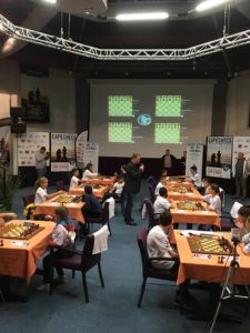 La salle Molière de Capechecs, avec Ève Albrizio-Maffre au troisième plan, dans son match sélection jeunes Occitanie - sélection jeunes Russe