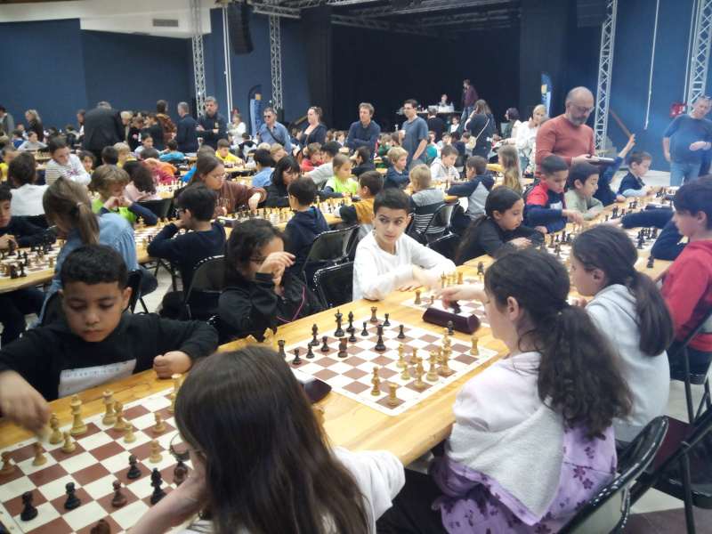 L'équipe Jean-Jacques Rouseau en plein match en tête de tournoi